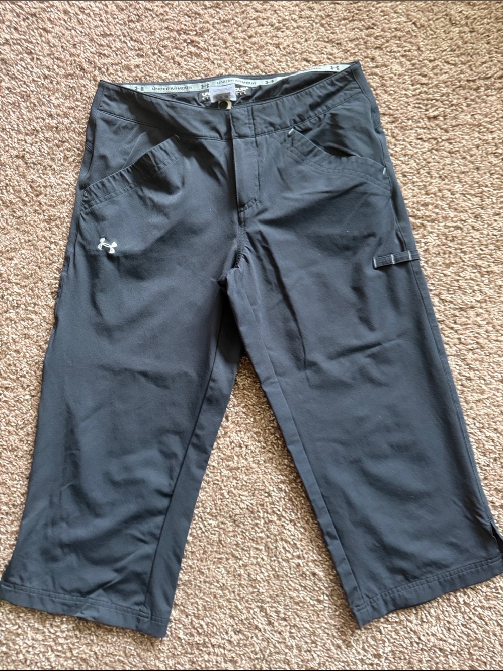 Under Armour Black Cropped Performance Capri Pants